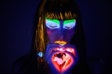 Kız neon ışık