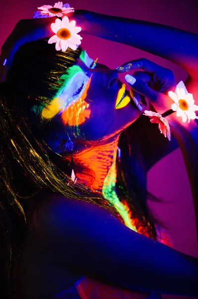 Kız neon ışık — Stok fotoğraf
