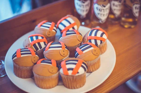 Gyönyörű cupcakes, gyerekzsúr — Stock Fotó