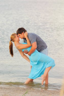 Romantik Çift doğa içinde