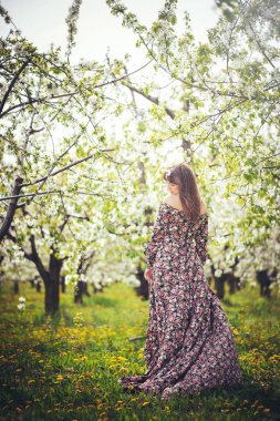 Vişne Bahçesi güzel kadın 