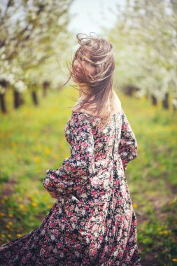 Vişne Bahçesi güzel kadın 