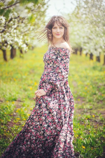 Vişne Bahçesi güzel kadın 