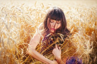 Güzellik kız açık havada doğanın keyfini