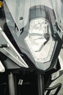 Modern motosiklet Far