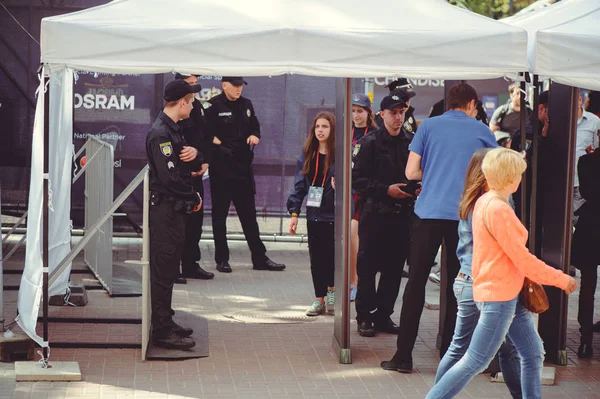 La policía de Eurovisión 2017 asegura el evento — Foto de Stock