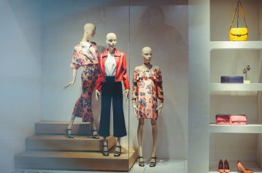 kadın giyim mağazası