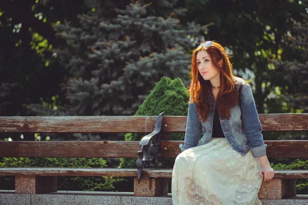 hüzünlü güzel kadın