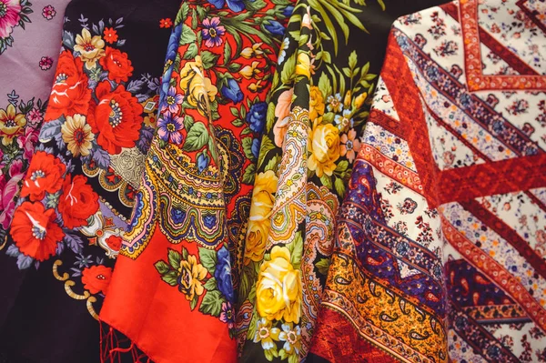 Stof met patronen, etnische textielfabriek — Stockfoto