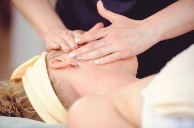 Rinoplasti yüz Masaj