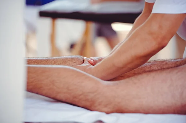 Massagem abdominal close-up — Fotografia de Stock