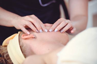 Rinoplasti yüz Masaj