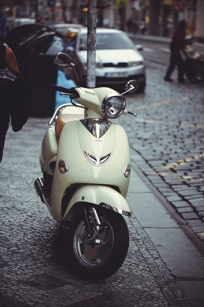 Parked motor scooter on the street in Prague, parking — Stock Photo, Image