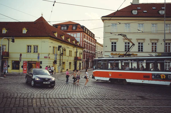 Tramwaje na ulicy w Pradze transportu publicznego — Zdjęcie stockowe