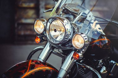 farlar bir klasik motosiklet, el ilanı takvimi için güzel sanatsal işleme ve reklam