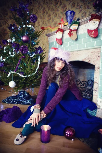 Güzellik sihir kadın kutlama Noel, bir karnaval şapkası.