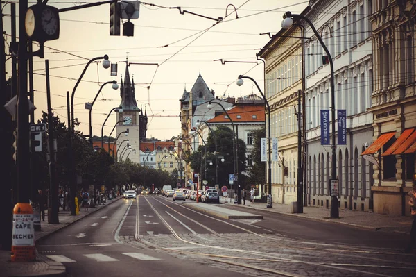 Turist gata i Prag — Stockfoto