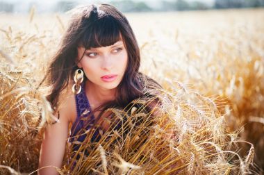 Güzellik kız açık havada doğanın keyfini