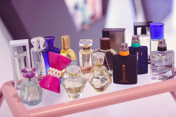 Mary Kay parfüm ile Ukrayna moda haftası stand