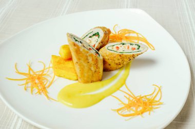 hindi rulo bir beyaz tabak, ayarlama rahat masa lambası, Restoran hizmet