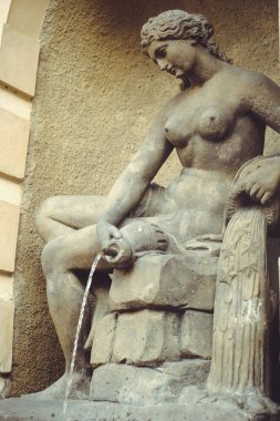 Prag sokaklarında tarihi heykeller