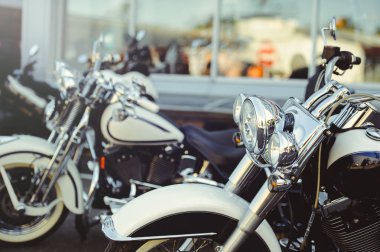 Motosiklet, satış salonu motosiklet stand üst üste Çekme Makinası