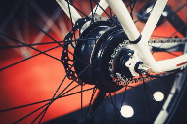 yüklü tekerlek, motor tekerlek, yeşil teknoloji, çevre bakım motor Elektrikli bisiklet