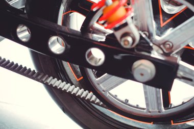 arka motosiklet yıldız kemer sürücü, arka süspansiyon ve yayınlar yakın çekim