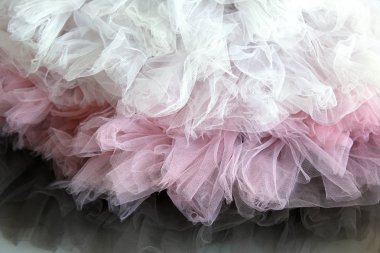 Tam kare beyaz, pembe ve gri tutu