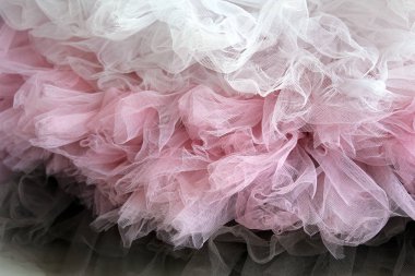 Tam kare beyaz, pembe ve gri tutu