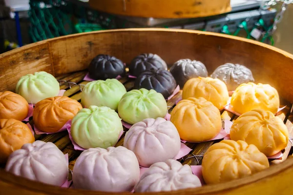 Coloré chinois brioches à la vapeur — Photo