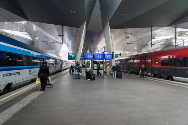 Wiedeń Austria Grudnia 2017 Vienna Hauptbahnhof Peron Dworca Vienna Hauptbahnhof — Zdjęcie stockowe