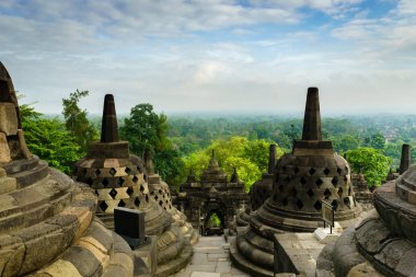 Borobudur Tapınağı, Yogyakarta, Java, Endonezya'nın görünümü.