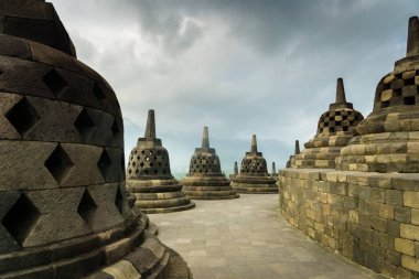 Borobudur Tapınağı, Yogyakarta, Java, Endonezya'nın görünümü.