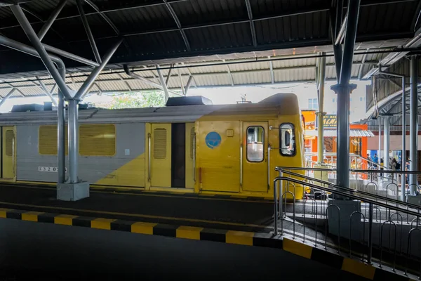 Джокьякарта Индонезия Октябрь 2017 Поезд Индонезии Джокьякарте Принадлежащий Государственной Компании — стоковое фото