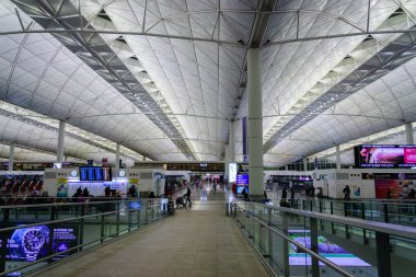 Hong Kong - Mart 2017 yaklaşık: kalkış kapısı alan içinde Hong Kong Uluslararası Havaalanı. Hong Kong ana havaalanıdır. Havaalanı Adası, Chek Lap Kok üzerinde yer almaktadır
