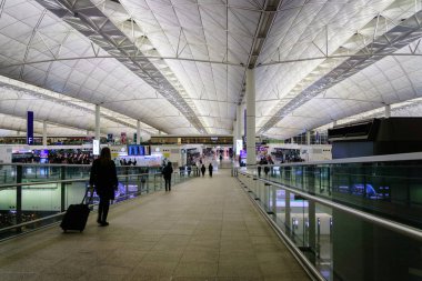 Hong Kong - Mart 2017 yaklaşık: kalkış kapısı alan içinde Hong Kong Uluslararası Havaalanı. Hong Kong ana havaalanıdır. Havaalanı Adası, Chek Lap Kok üzerinde yer almaktadır
