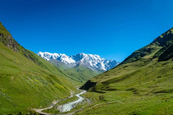 Ushguli Krajina Horou Shkhara Vzadu Regionu Svaneti Georgia — Stock fotografie