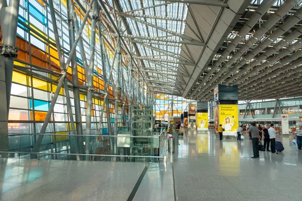 Ereván Armenia Julio 2019 Ereván Zvartnots International Airport Architecture Passengers — Foto de Stock