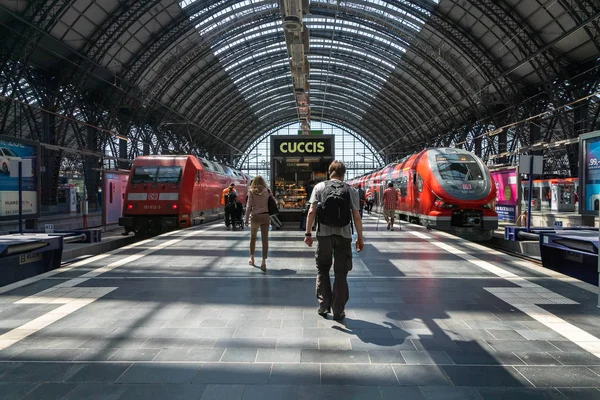 Frankfurt Německo Červenec 2019 Deutsch Bahn Vlaky Cestující Hlavním Nádraží — Stock fotografie
