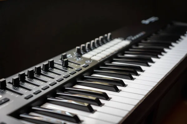 Midi Клавіатури Синтезатор Клавіш Піаніно Крупним Планом Виробництва Електронної Музики — стокове фото
