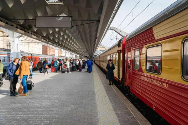 Sankt Petersburg Ryssland Maj 2019 Grand Express Nattåg Plattformen Sankt — Stockfoto