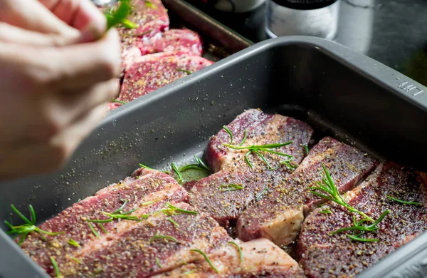 Förberedda hem gjorde nötstek för Bbq — Stockfoto