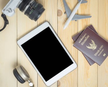 Boş tablet filtresi şablonu yaz seyahat aletleri için sahte.