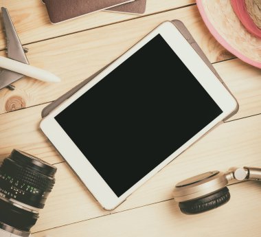 Boş tablet filtresi şablonu yaz seyahat aletleri için sahte