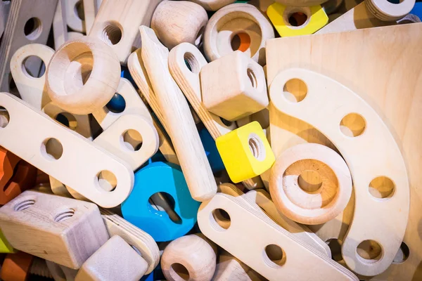 Lote de brinquedo de bloco de construção educacional de madeira colorida — Fotografia de Stock