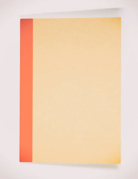 Bruin Recycle book cover met rode strip. — Stockfoto