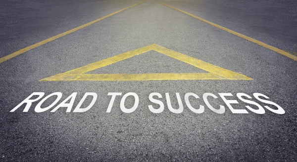 ビジネス成功の方向矢印シンボルへの道 — ストック写真