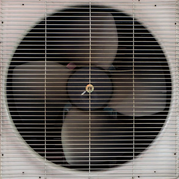 Ventilador de ventilação de fiação de ar condicionado — Fotografia de Stock