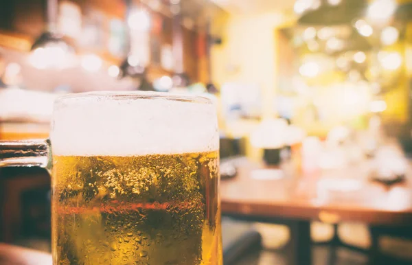 Japanese Izakaya Beer Restaurant with blur background. — Stock Photo, Image